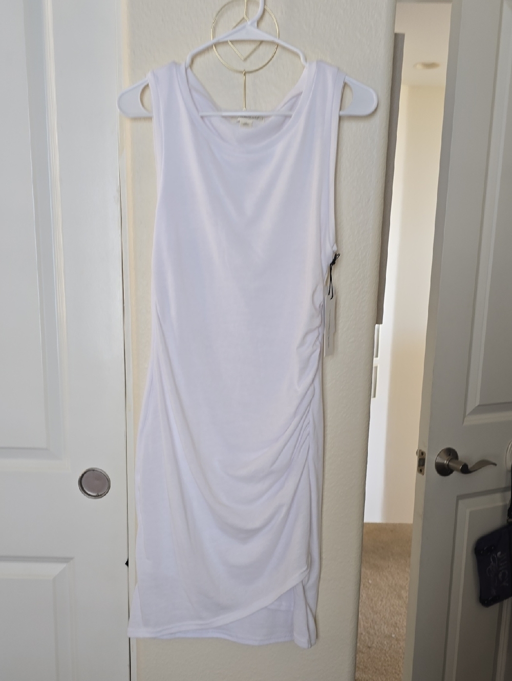 Treasure & Bond White Sleeveless Ruched Midi Dress